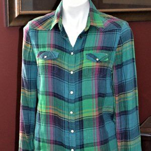 AMERICAN EAGLE WOMEN'S M GREEN PLAID PEARL SNAPS TOP